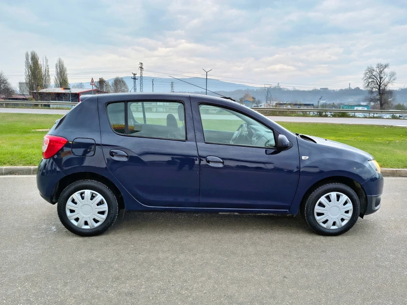 Dacia Sandero 1.2i 75к.с. 2015г., снимка 6 - Автомобили и джипове - 52558015