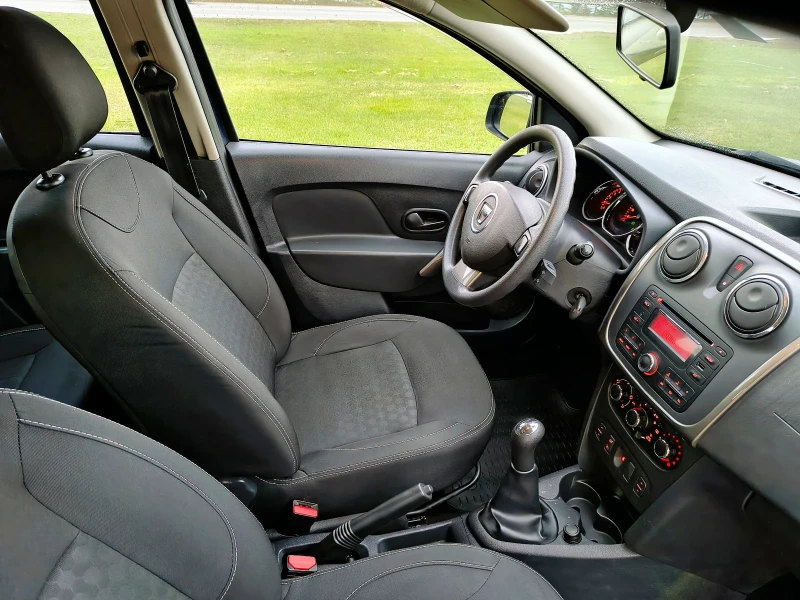 Dacia Sandero 1.2i 75к.с. 2015г., снимка 11 - Автомобили и джипове - 52558015
