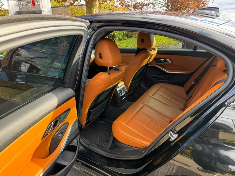 BMW 330  xDrive M Sport Package, снимка 12 - Автомобили и джипове - 52825693