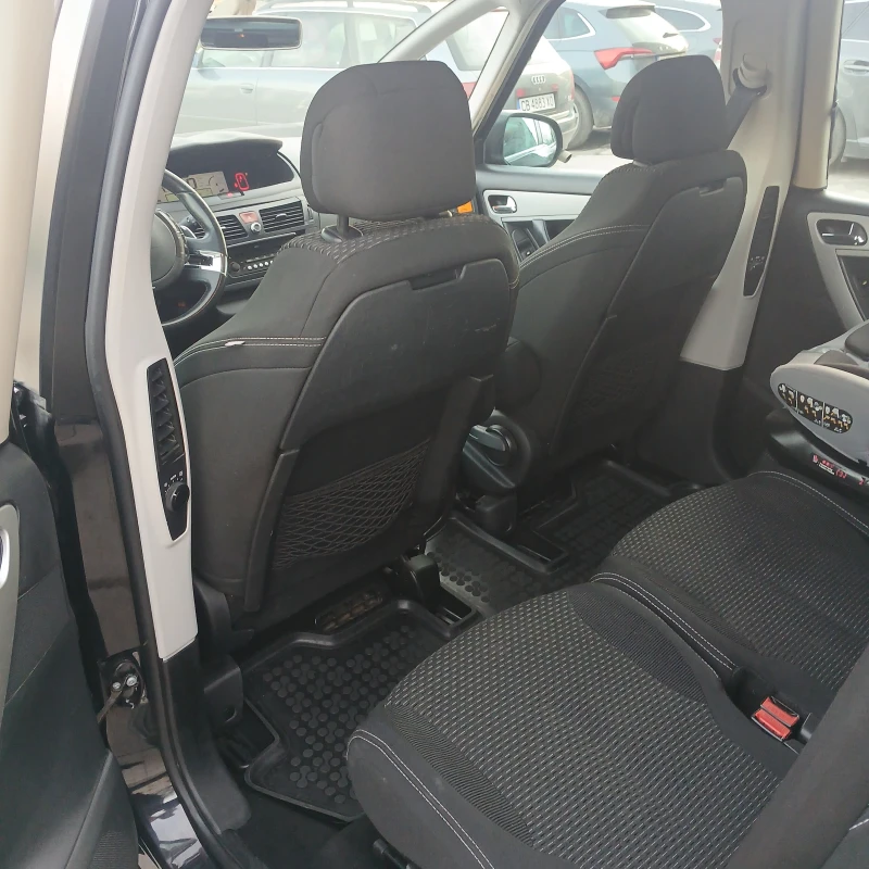 Citroen C4 Picasso, снимка 17 - Автомобили и джипове - 52845834