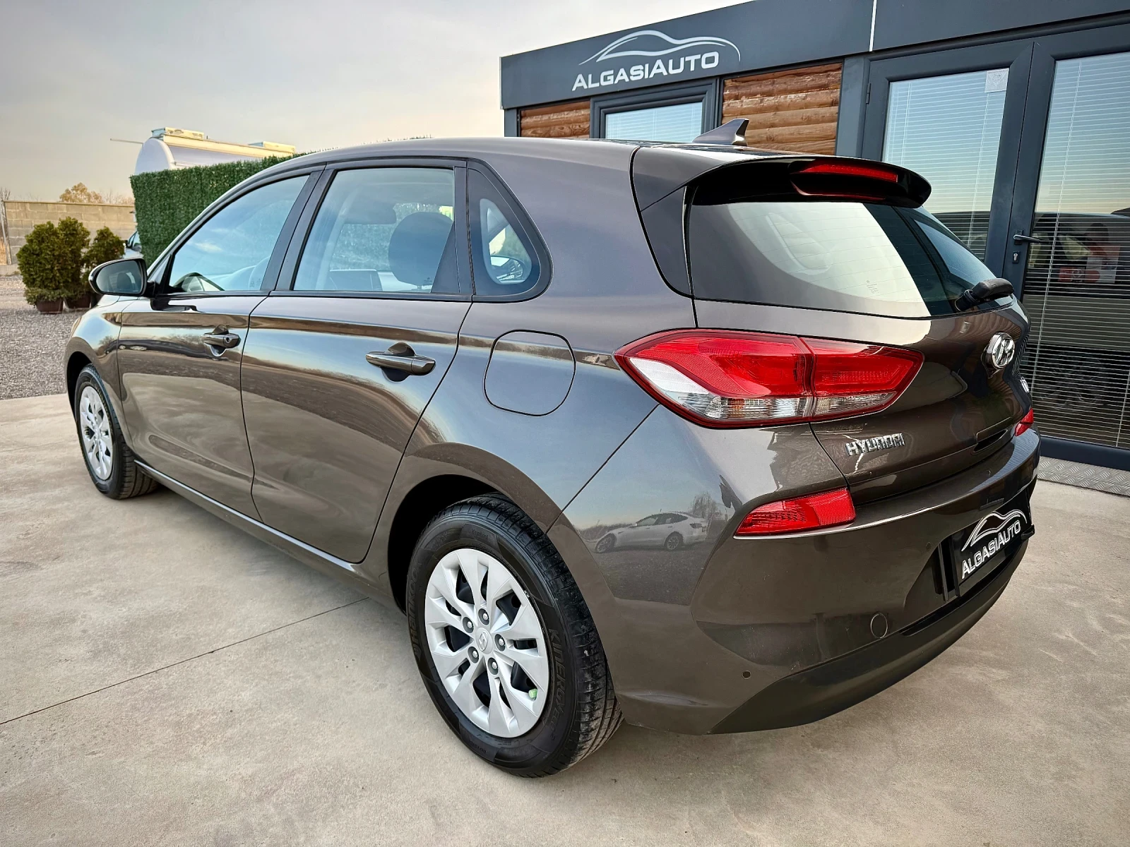 Hyundai I30 1.4 MPi* NAVI* EURO 6 - изображение 3