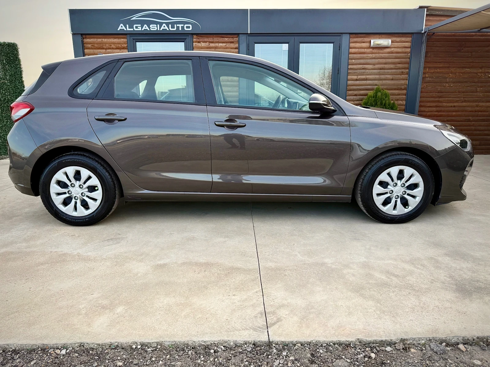 Hyundai I30 1.4 MPi* NAVI* EURO 6 - изображение 5