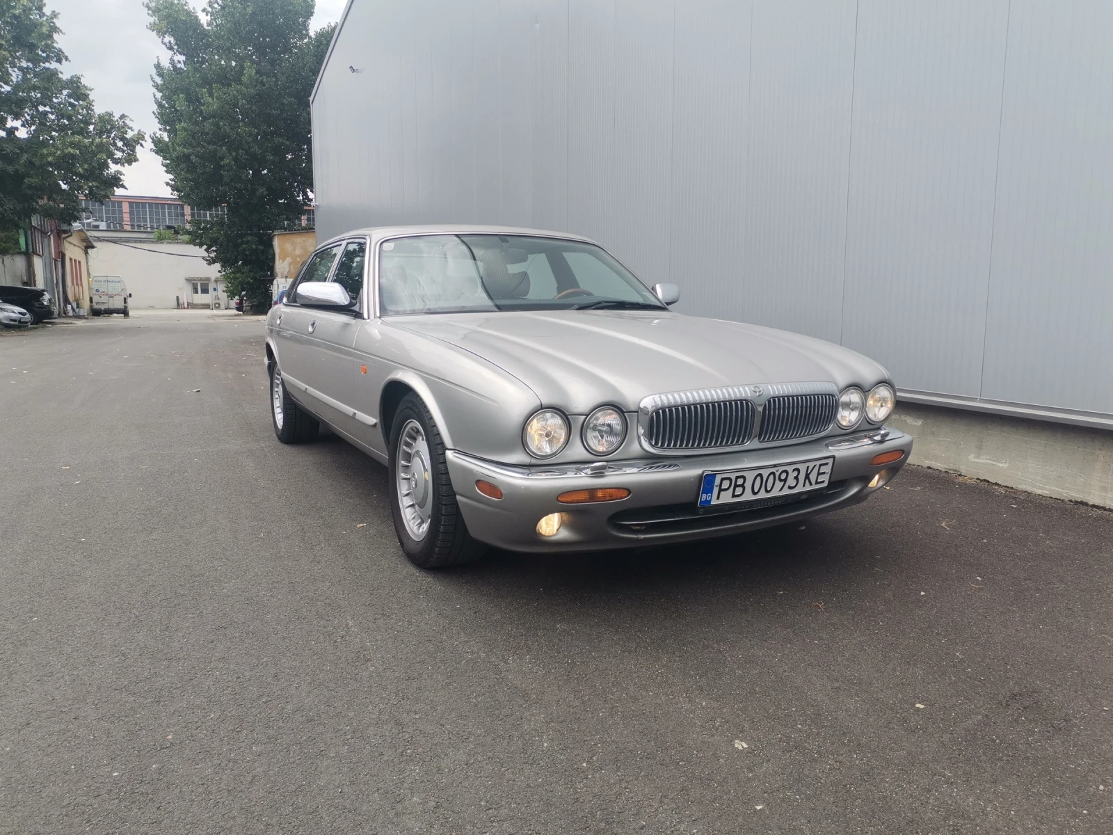 Jaguar Daimler 4.0i V8 long - изображение 4