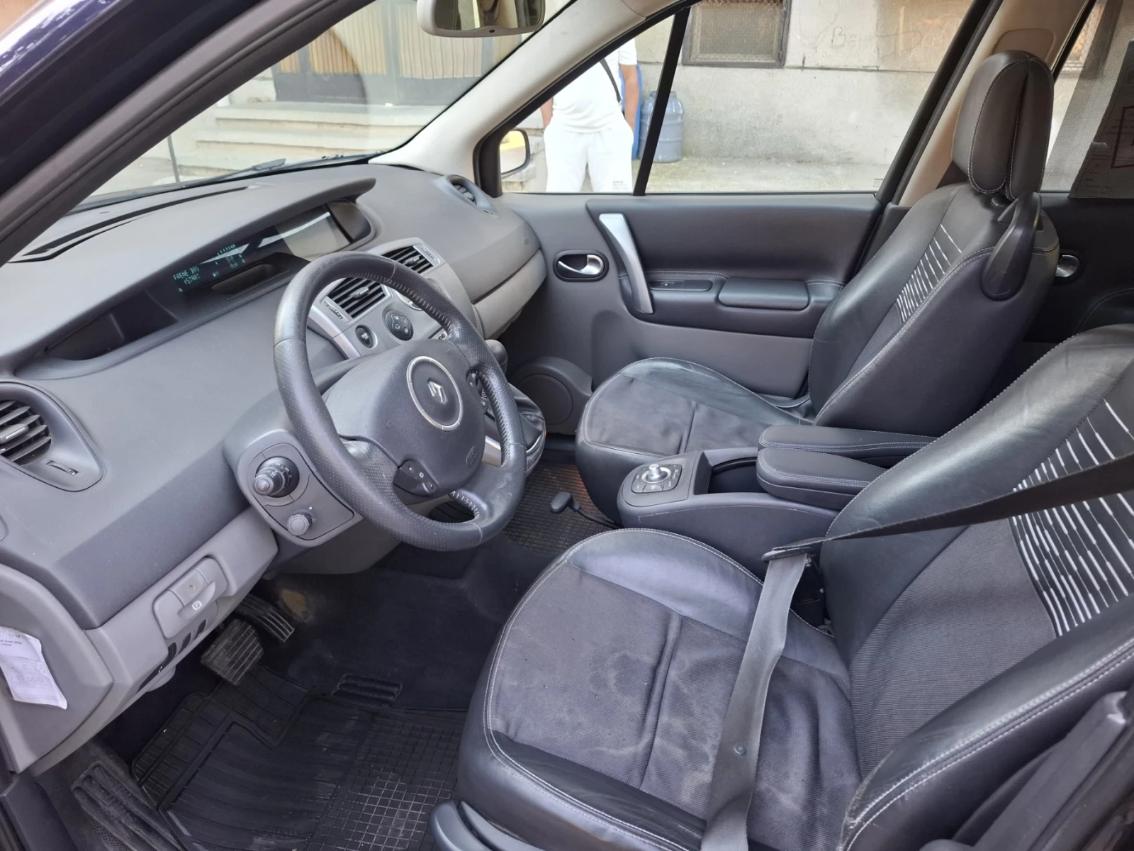 Renault Scenic 2.2I - изображение 9