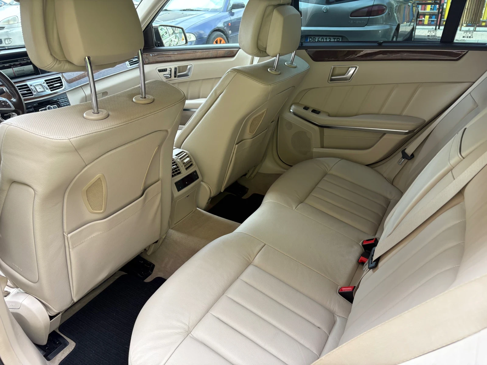 Mercedes-Benz E 350  - изображение 7