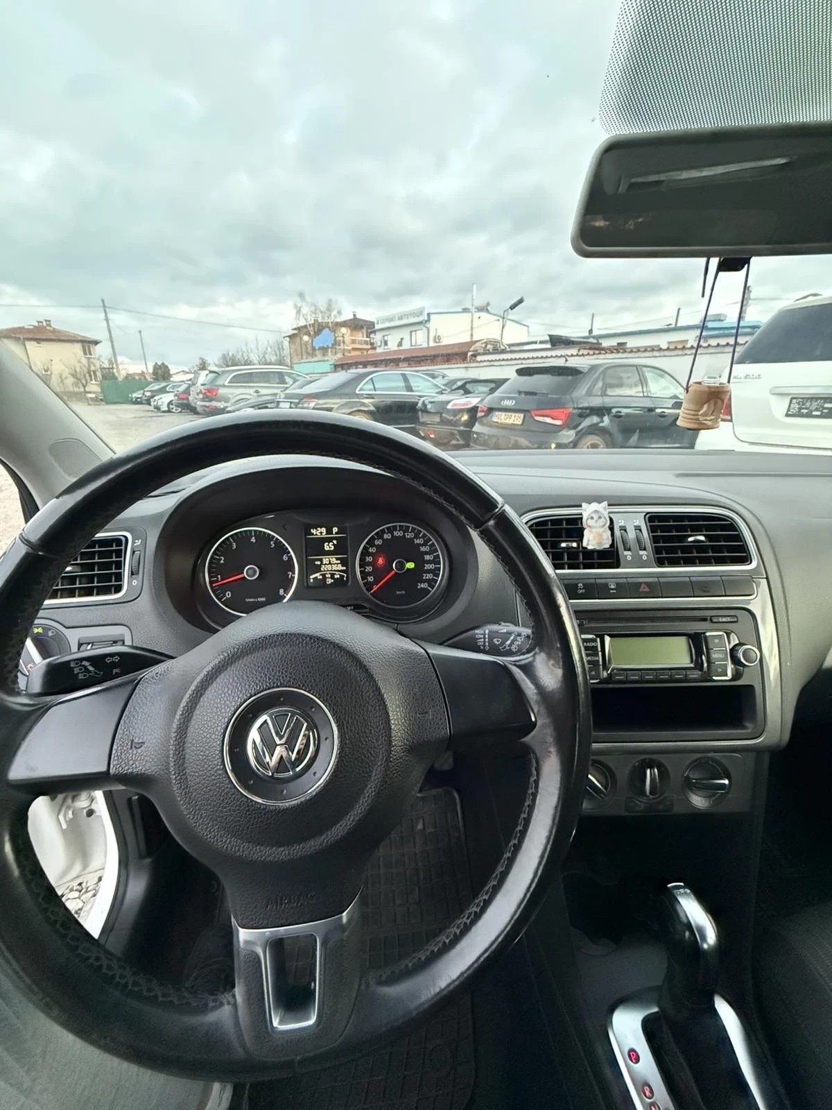 VW Polo 1.4 DSG 2г. Гаранция , снимка 7 - Автомобили и джипове - 53651258