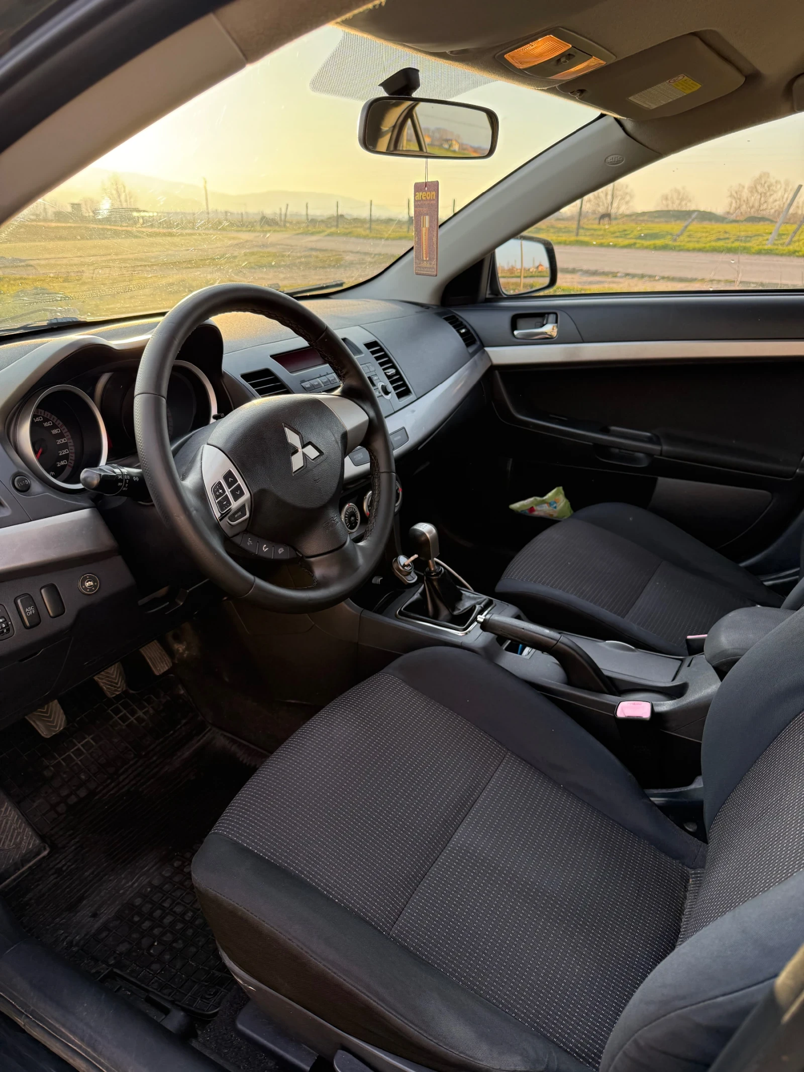 Mitsubishi Lancer, снимка 12 - Автомобили и джипове - 53815522