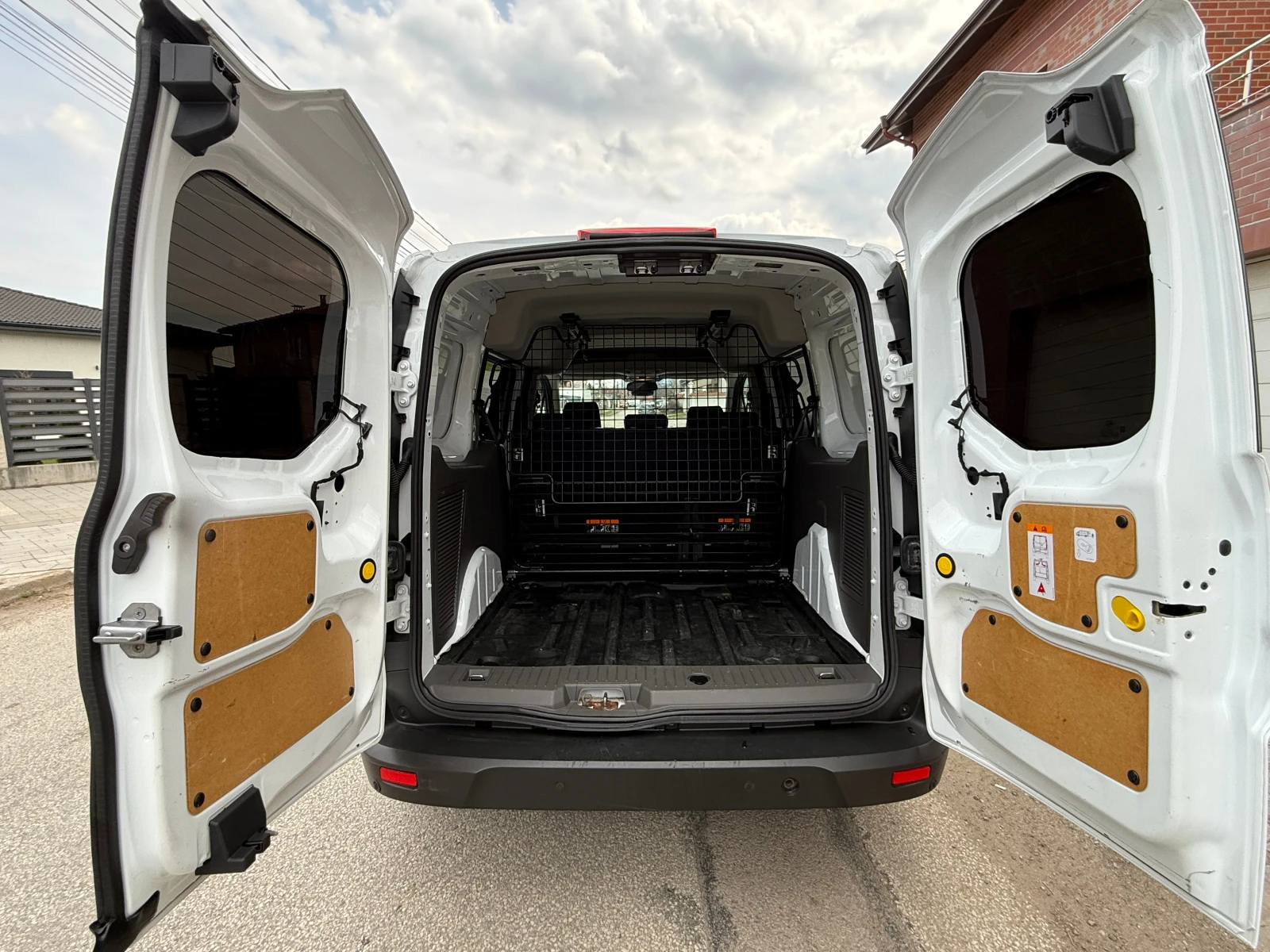 Ford Tourneo Connect ТОВАРОПЪТНИЧЕСКИ-AVTOMAT-ШВЕЙЦАРИЯ-TOP, снимка 17 - Автомобили и джипове - 53987354