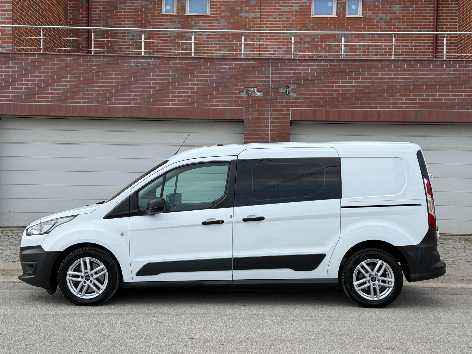 Ford Tourneo Connect ТОВАРОПЪТНИЧЕСКИ-AVTOMAT-ШВЕЙЦАРИЯ-TOP, снимка 8 - Автомобили и джипове - 53987354