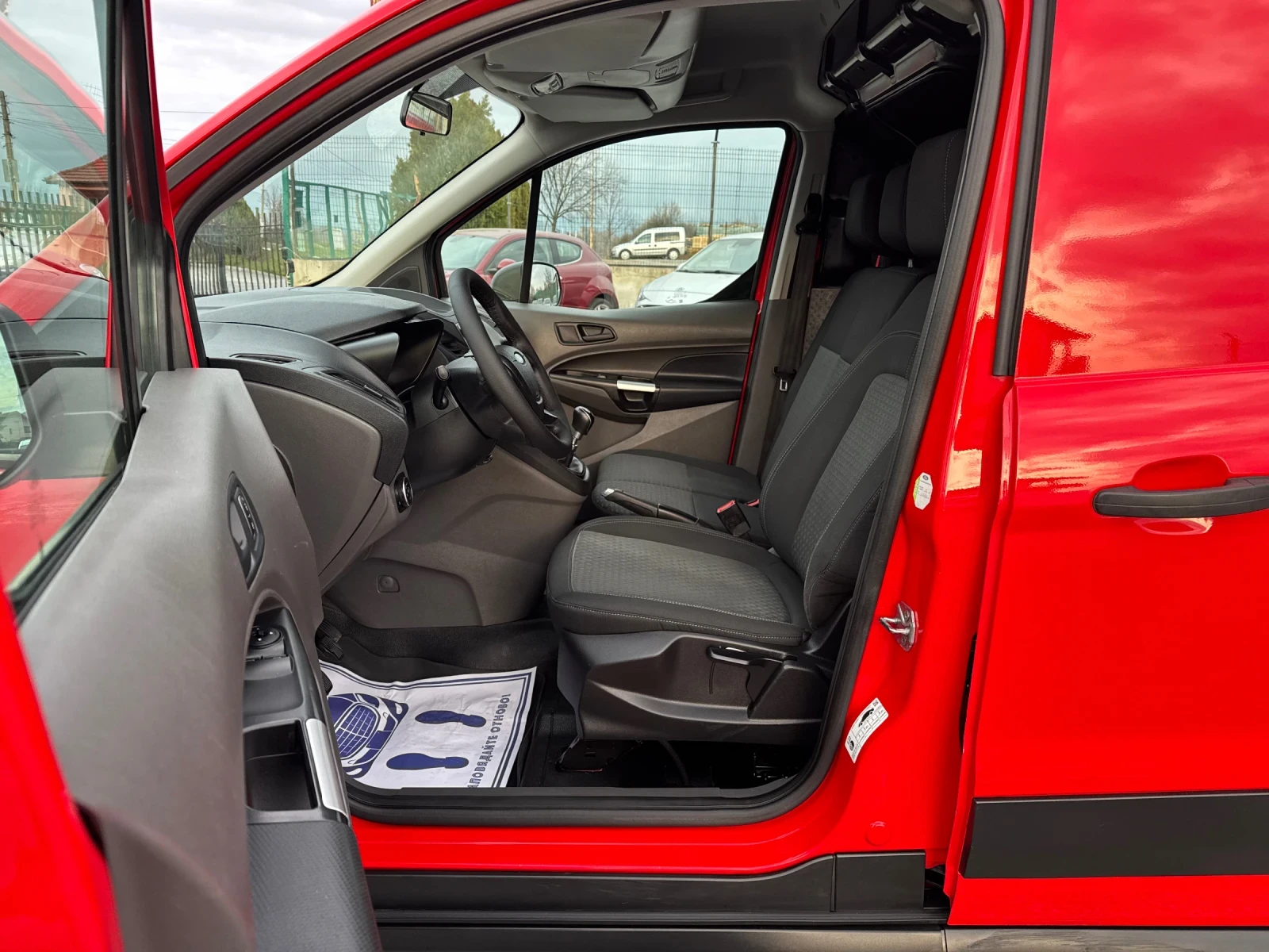 Ford Connect Transit 1.5d MAXI!! Facelift! 3 seats!! 2 doors!! , снимка 11 - Автомобили и джипове - 53999908