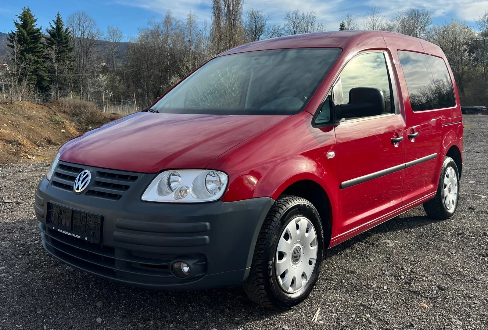 VW Caddy 1.4i Инвалидна рампа// активно окачване отзад, снимка 2 - Автомобили и джипове - 54116020