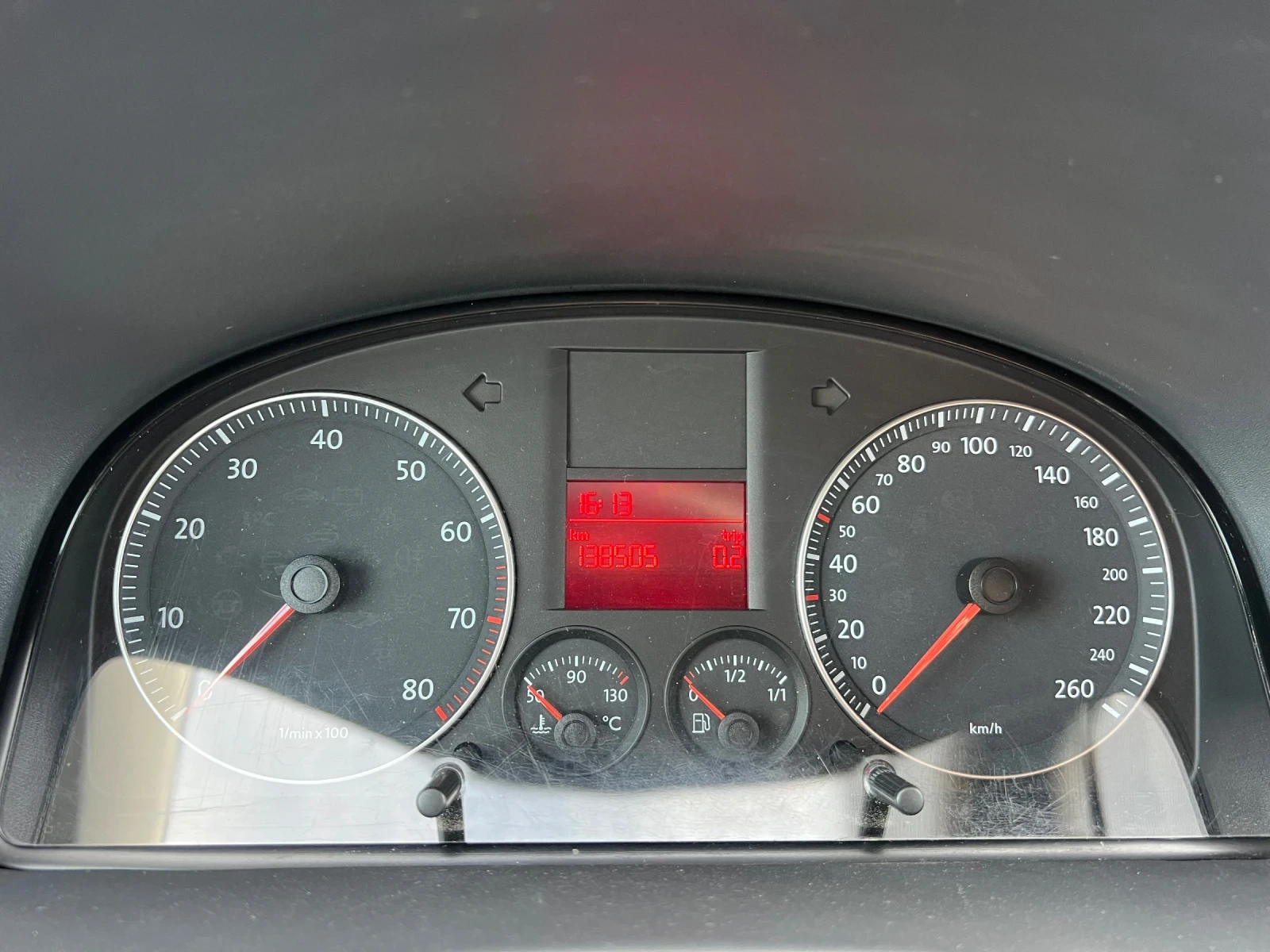 VW Caddy 1.4i Инвалидна рампа// активно окачване отзад, снимка 15 - Автомобили и джипове - 54116020