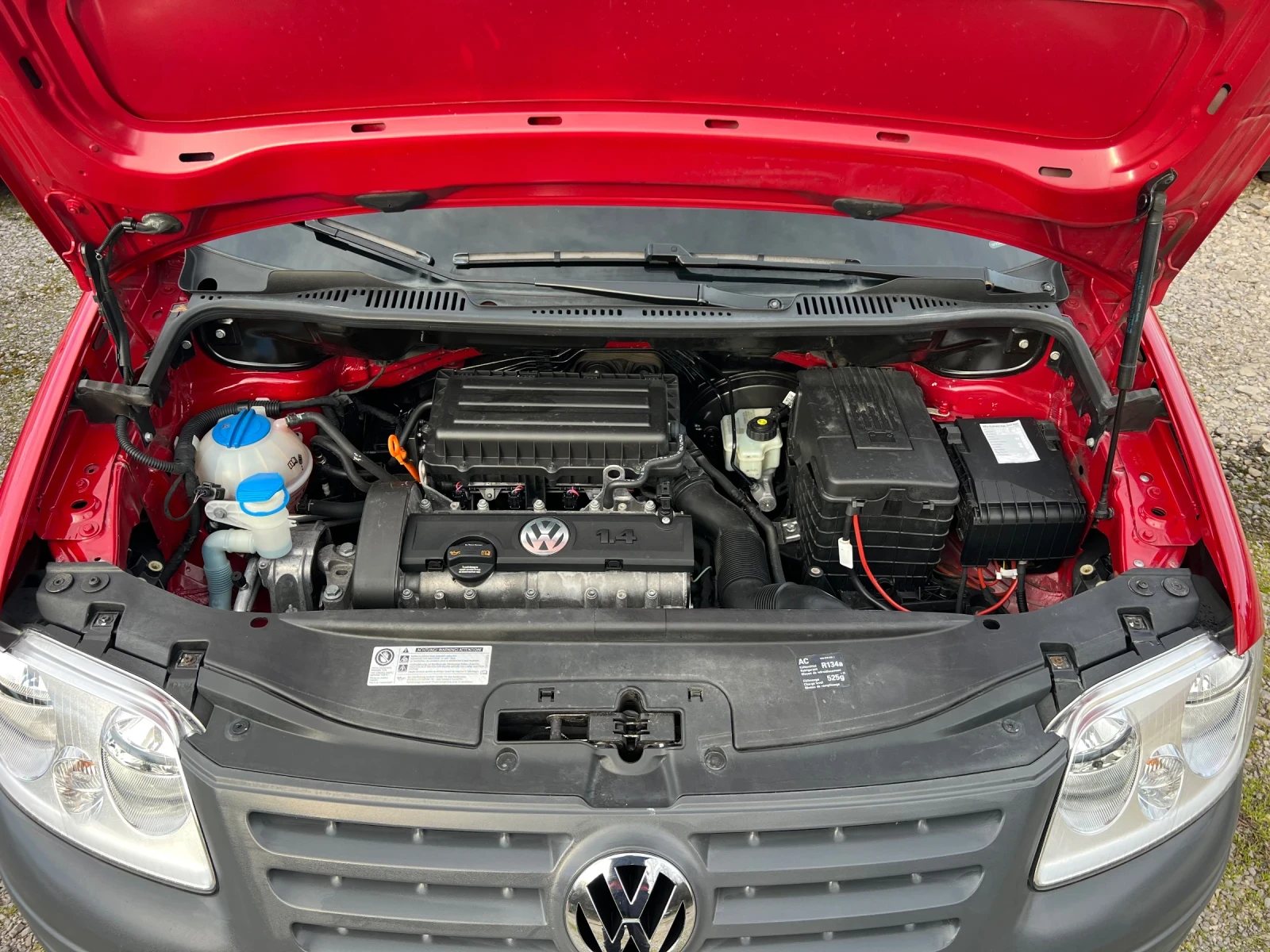 VW Caddy 1.4i Инвалидна рампа// активно окачване отзад, снимка 16 - Автомобили и джипове - 54116020