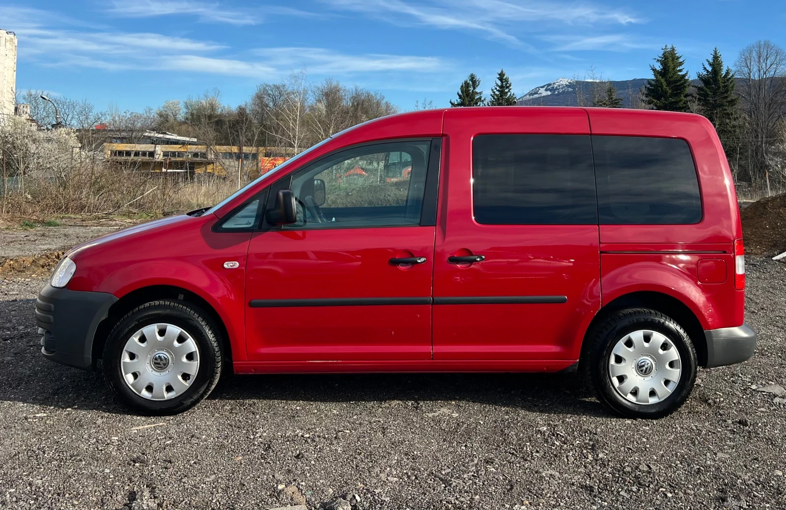 VW Caddy 1.4i Инвалидна рампа// активно окачване отзад, снимка 7 - Автомобили и джипове - 54116020