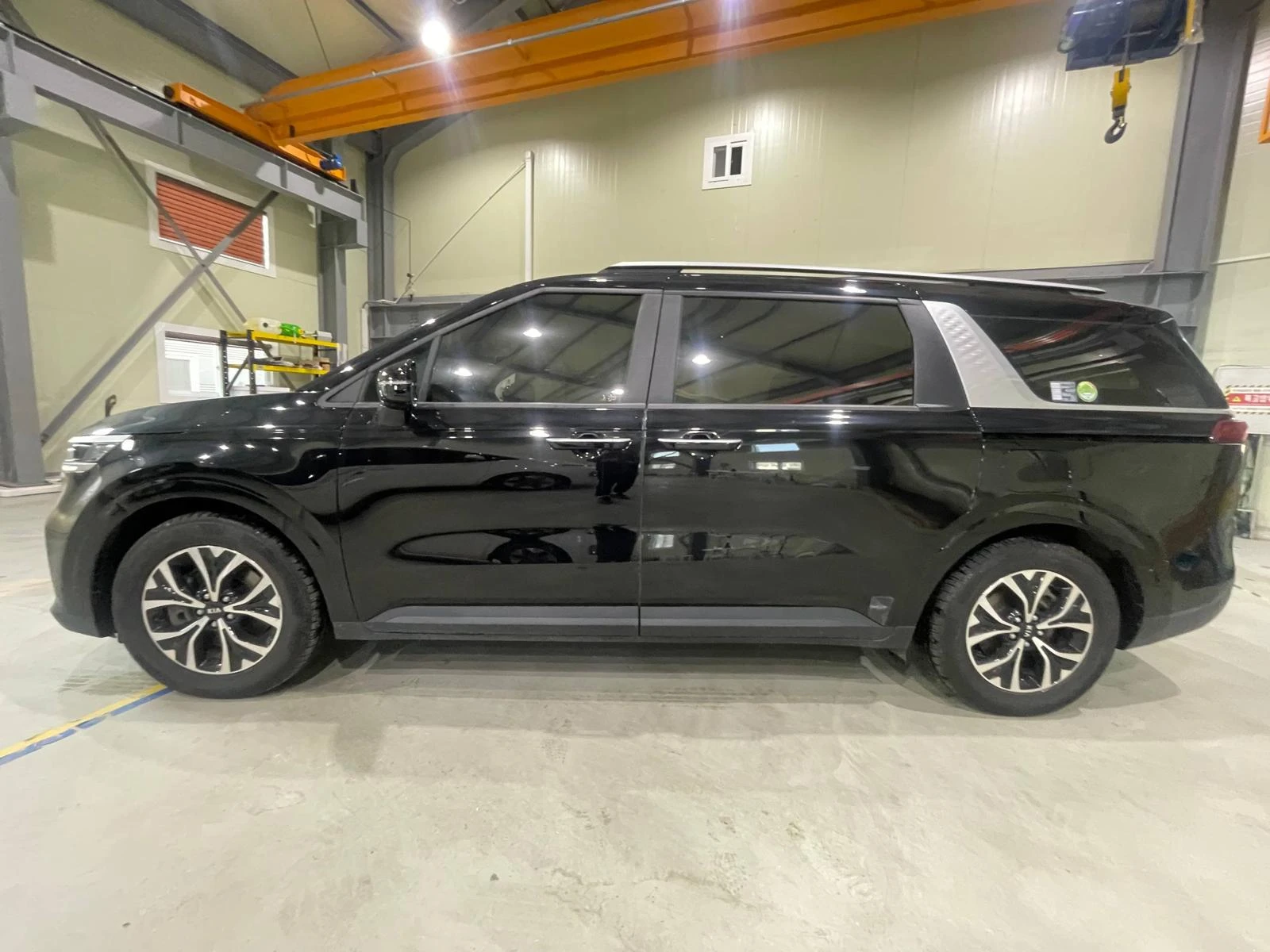 Kia Carnival 2.2 CRDi Prestige ! 8+ 1 !, снимка 4 - Автомобили и джипове - 54134862