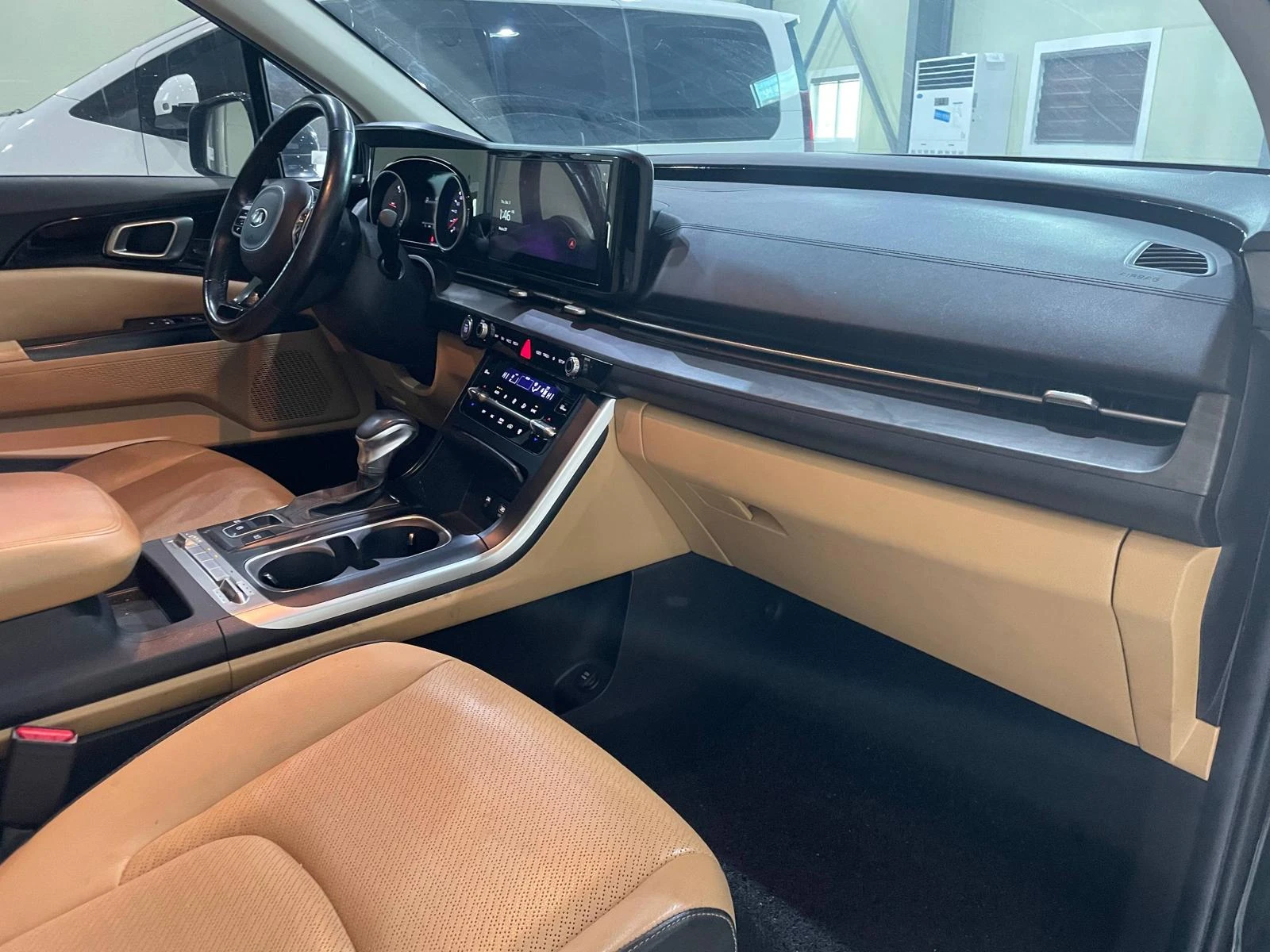 Kia Carnival 2.2 CRDi Prestige ! 8+ 1 !, снимка 11 - Автомобили и джипове - 54134862