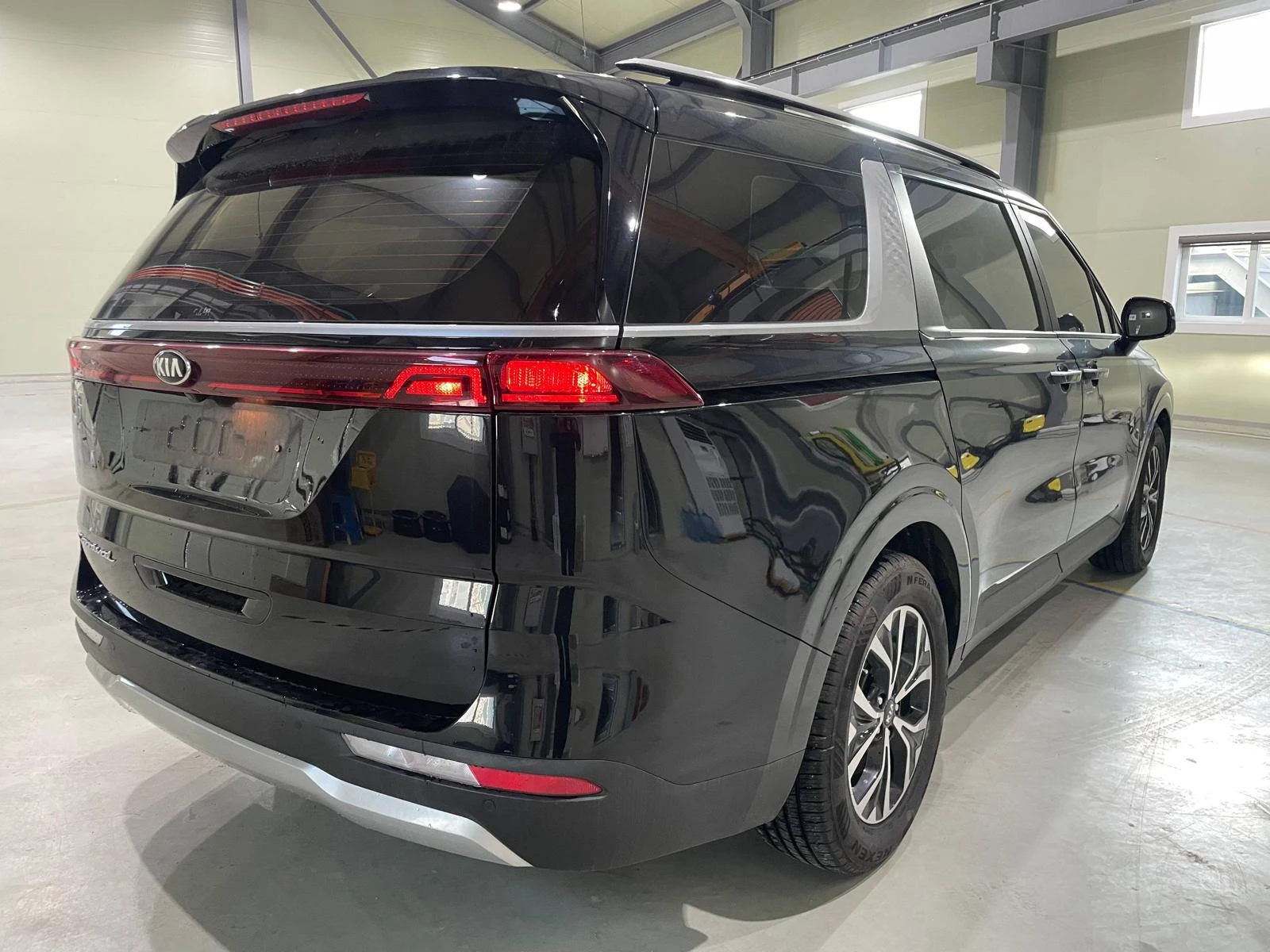 Kia Carnival 2.2 CRDi Prestige ! 8+ 1 !, снимка 8 - Автомобили и джипове - 54134862