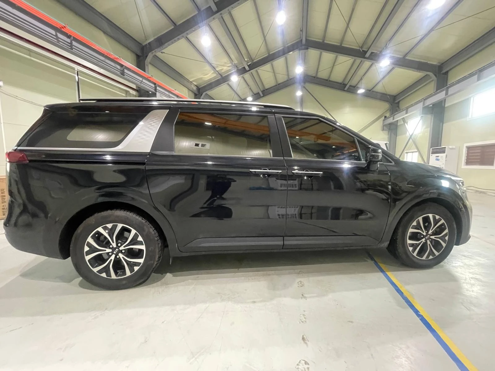 Kia Carnival 2.2 CRDi Prestige ! 8+ 1 !, снимка 5 - Автомобили и джипове - 54134862