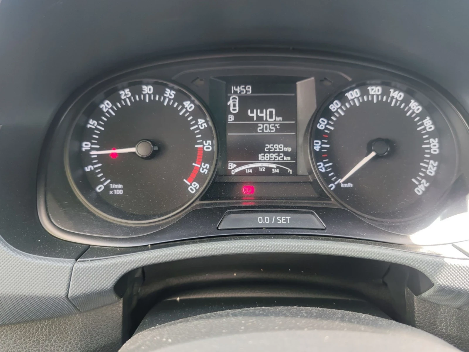Skoda Fabia, снимка 5 - Автомобили и джипове - 54828575