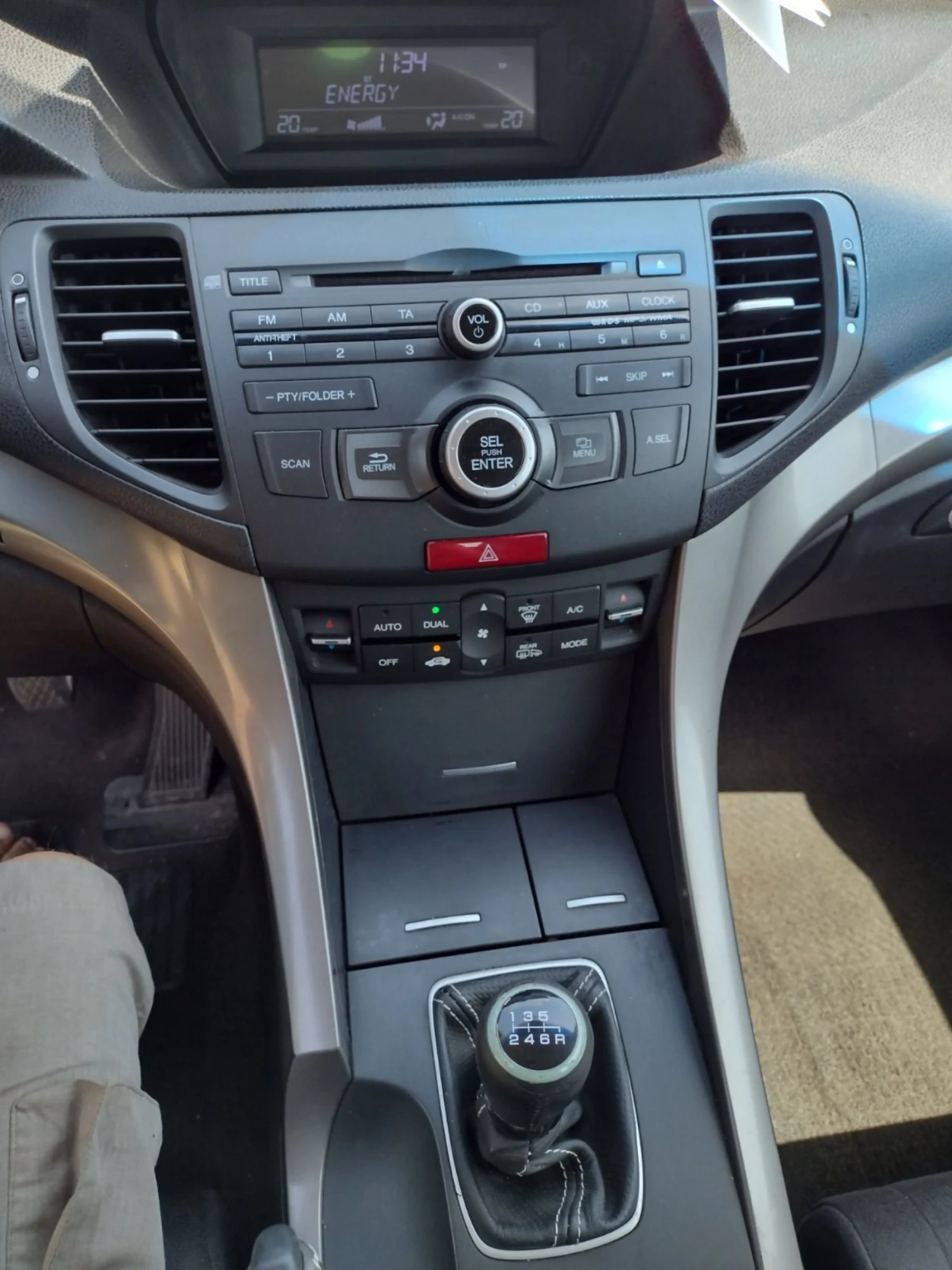 Honda Accord 2.2 i-DTEC , снимка 11 - Автомобили и джипове - 54966765
