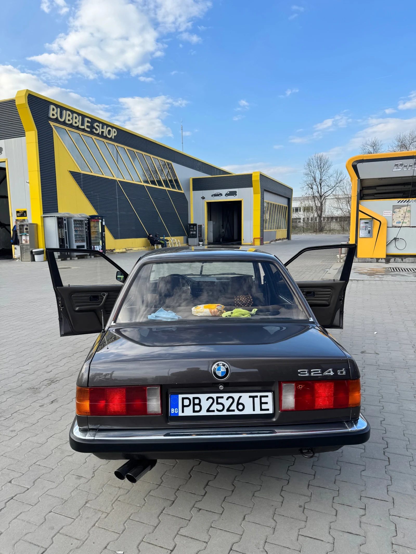 BMW 324, снимка 2 - Автомобили и джипове - 54991541