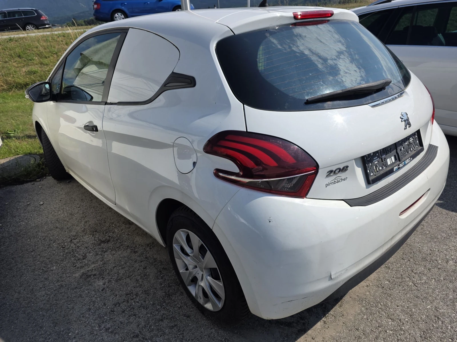 Peugeot 208 Товарна, снимка 8 - Автомобили и джипове - 55130434