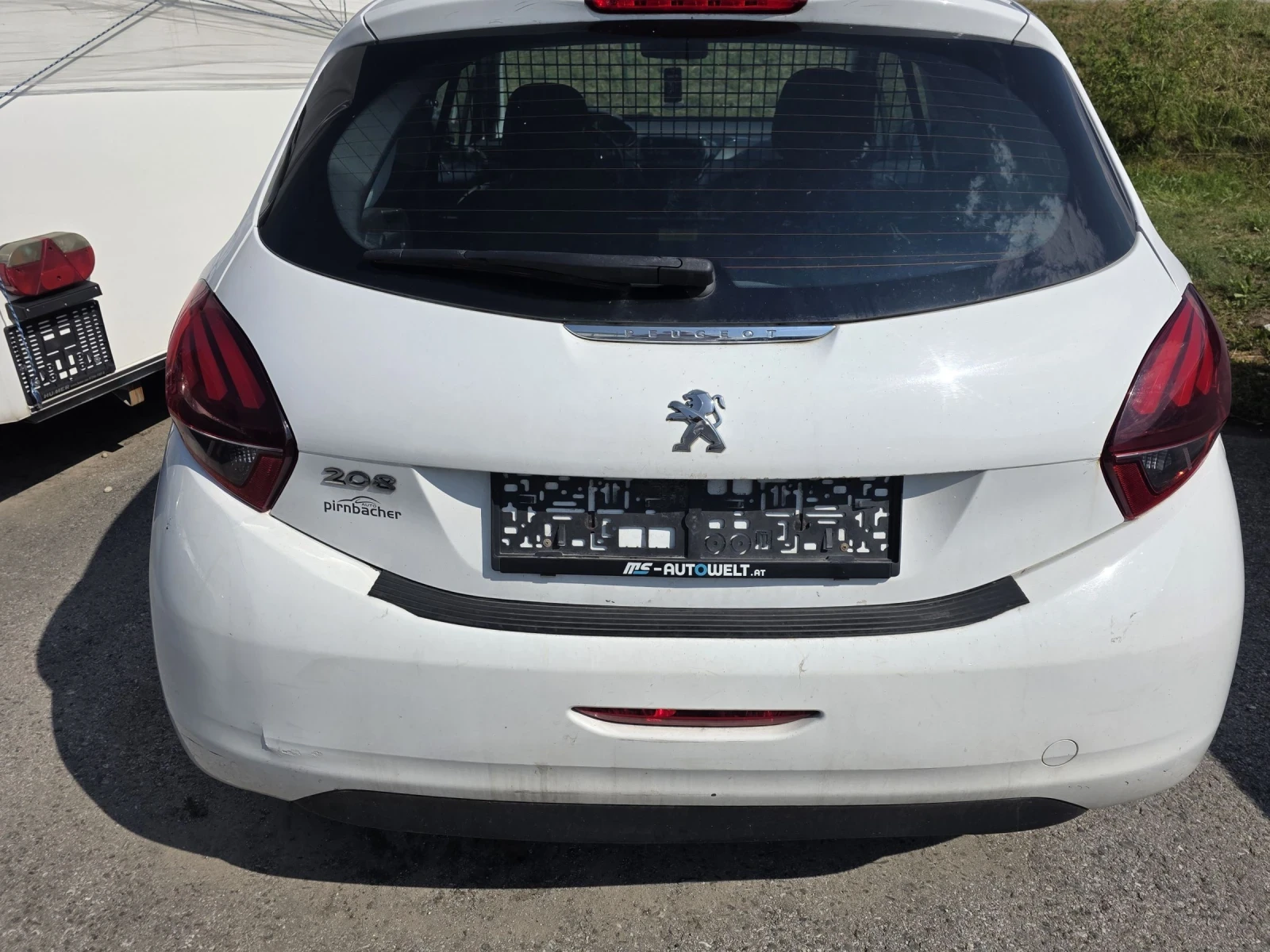 Peugeot 208 Товарна, снимка 6 - Автомобили и джипове - 55130434