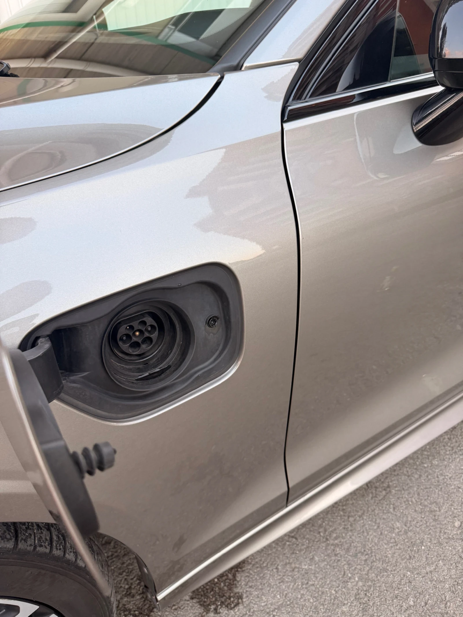 Volvo V60 R-design T6 + Styling Pack, снимка 14 - Автомобили и джипове - 55693094