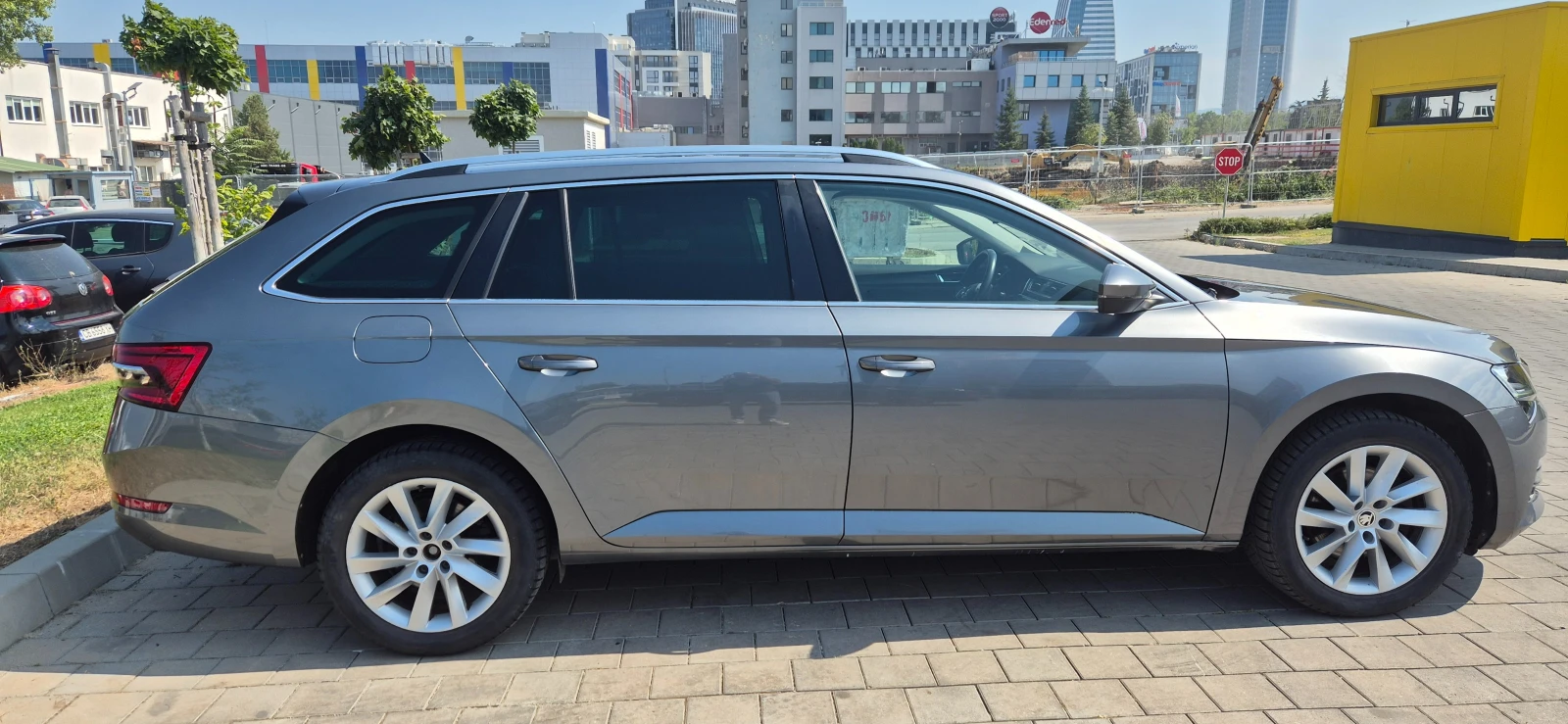 Skoda Superb 2.0 TDI, 147 kW, Combi Edition Facelift, снимка 6 - Автомобили и джипове - 55794080