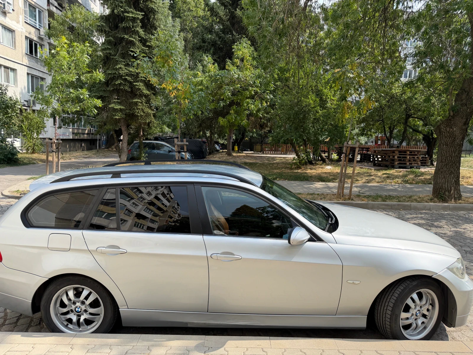 BMW 320, снимка 4 - Автомобили и джипове - 55906436
