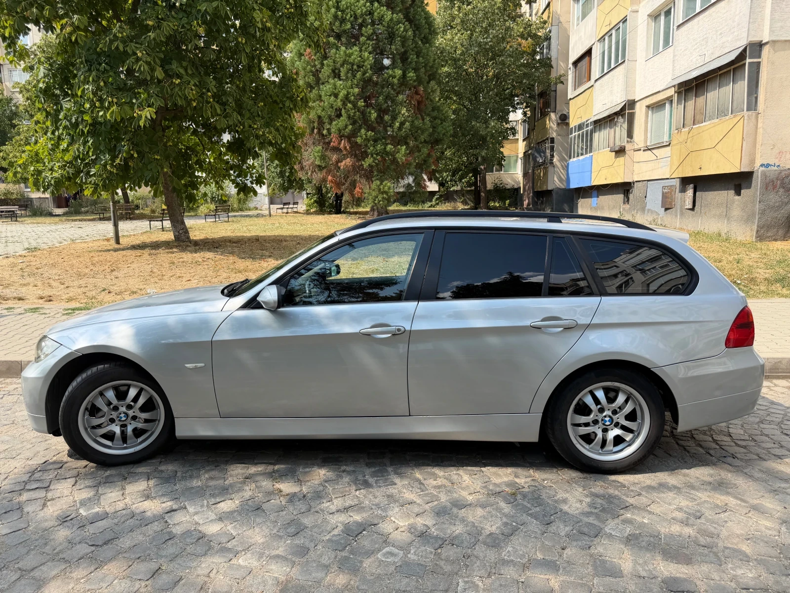 BMW 320, снимка 3 - Автомобили и джипове - 55906436