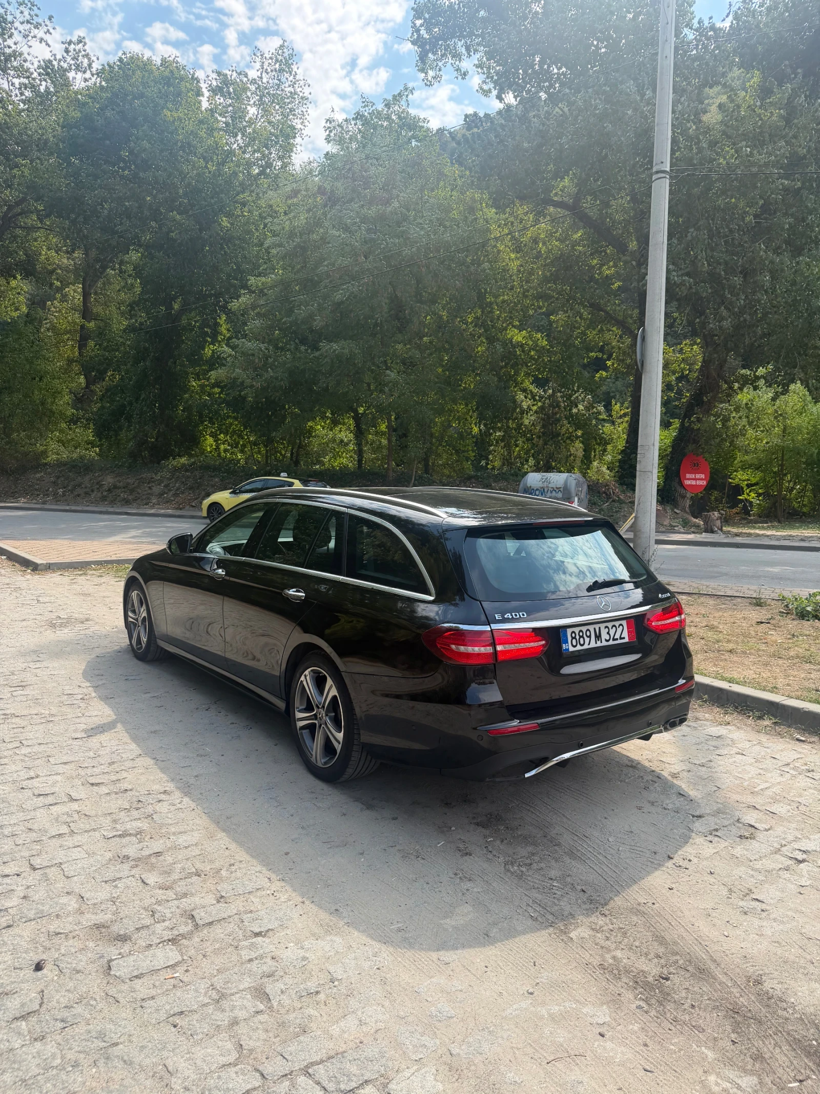 Mercedes-Benz E 400 4 Matic, снимка 3 - Автомобили и джипове - 56039492