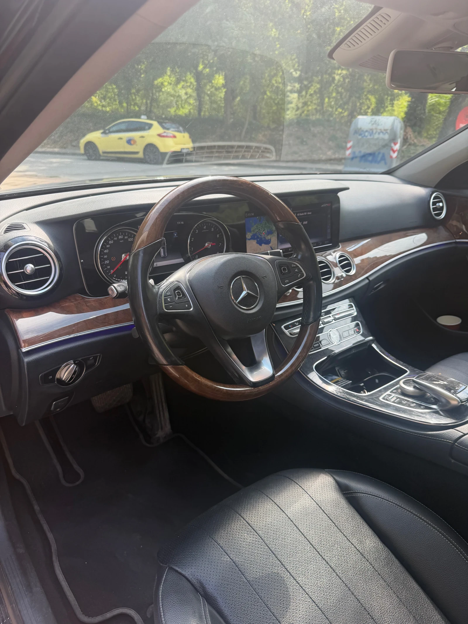 Mercedes-Benz E 400 4 Matic, снимка 6 - Автомобили и джипове - 56039492