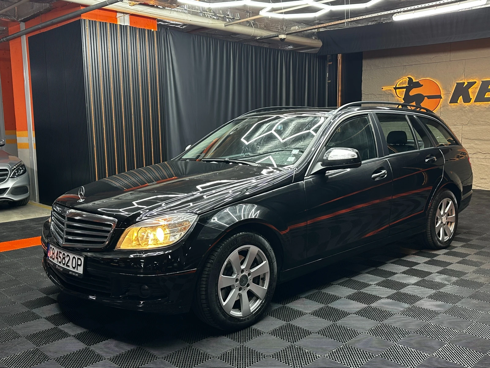 Mercedes-Benz C 220 CDI 170кс/Автомат/кожа/Подгряване/Шибедах, снимка 3 - Автомобили и джипове - 56140794