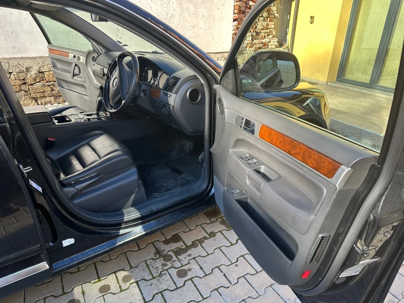 VW Touareg, снимка 17 - Автомобили и джипове - 48938821