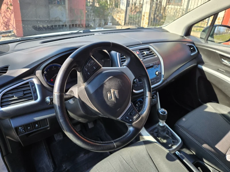 Suzuki SX4 S-Cross, снимка 9 - Автомобили и джипове - 48994026