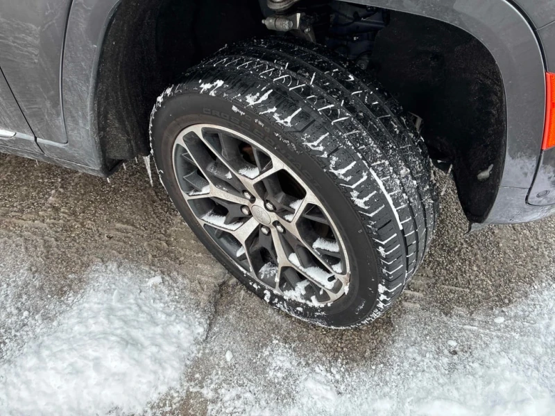 Jeep Grand cherokee Summit Reserve  CARFAX, снимка 7 - Автомобили и джипове - 53030672