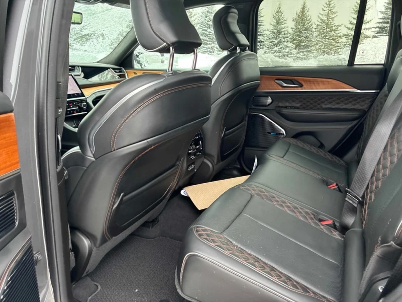 Jeep Grand cherokee Summit Reserve  CARFAX, снимка 13 - Автомобили и джипове - 53030672