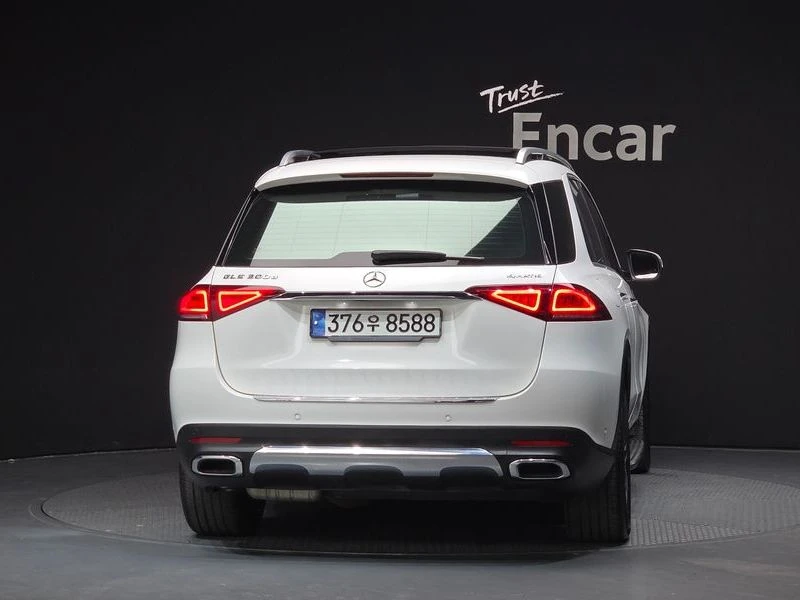 Mercedes-Benz GLE GLE300d 4MATIC| 245к.с.| ВКЛ.ТЕХНОТЕСТ, снимка 4 - Автомобили и джипове - 55101333