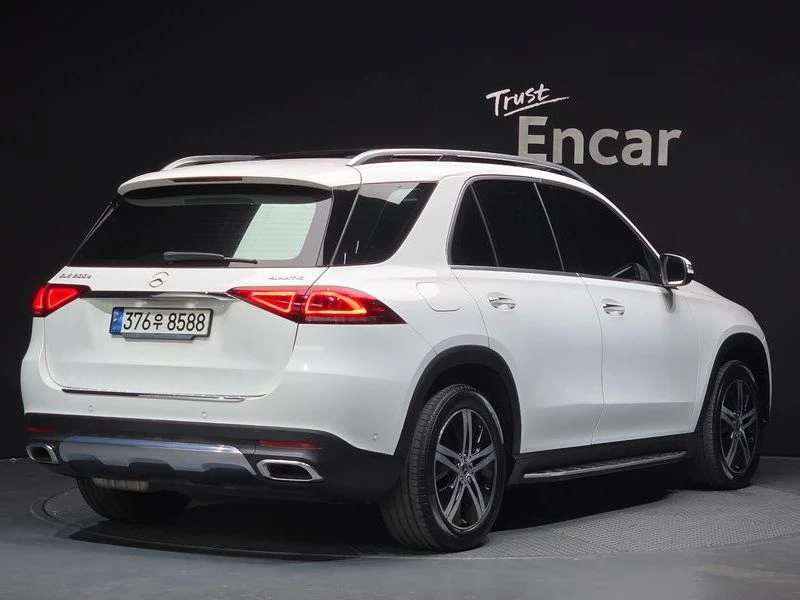 Mercedes-Benz GLE GLE300d 4MATIC| 245к.с.| ВКЛ.ТЕХНОТЕСТ, снимка 2 - Автомобили и джипове - 55101333
