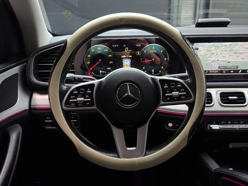 Mercedes-Benz GLE GLE300d 4MATIC| 245к.с.| ВКЛ.ТЕХНОТЕСТ, снимка 13 - Автомобили и джипове - 55101333