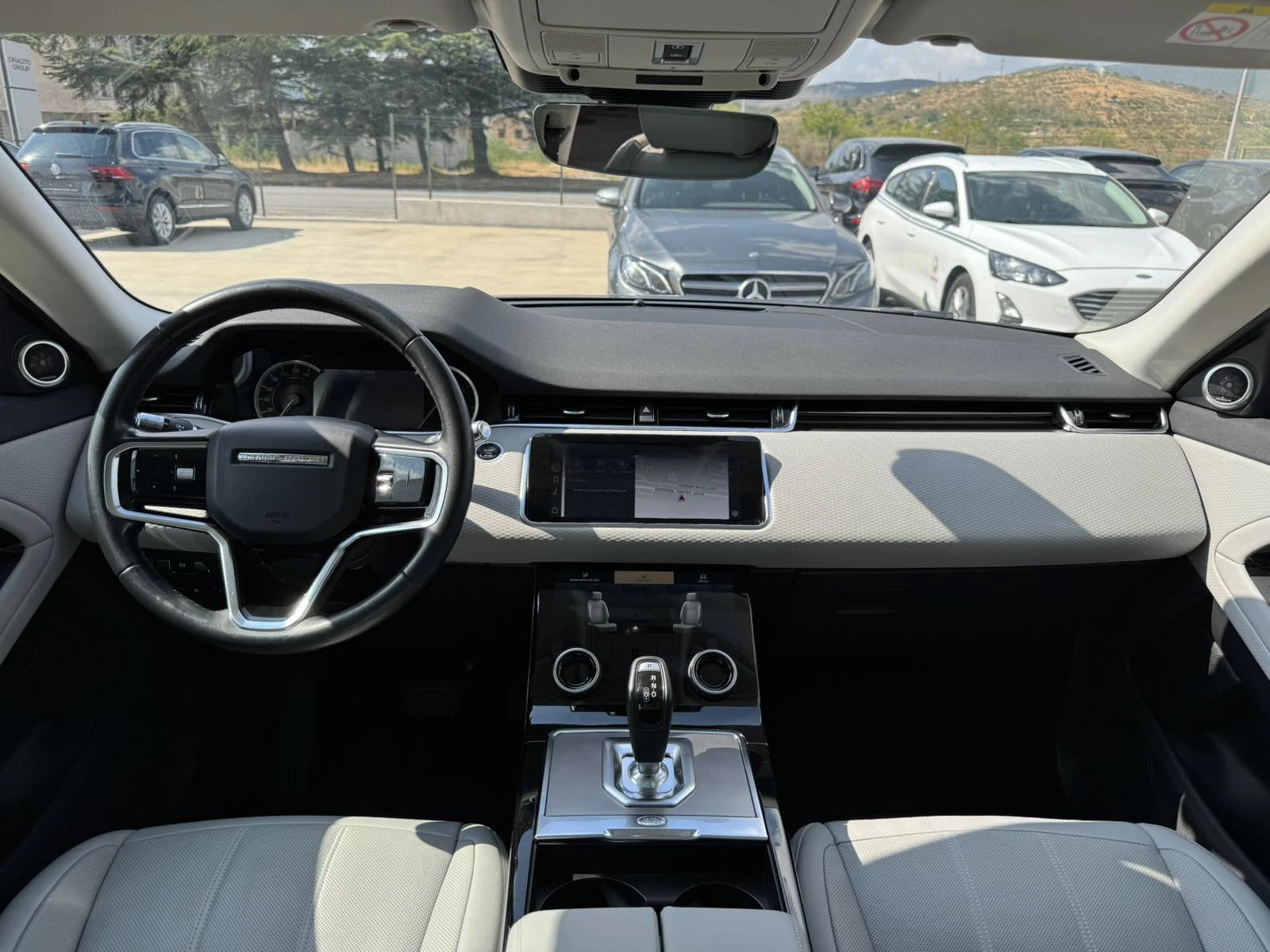 Land Rover Range Rover Evoque 200ps* 79хл.км* HYBRID* ПАНО* КАМЕРА* ОБДУХВАНЕ*  - изображение 10