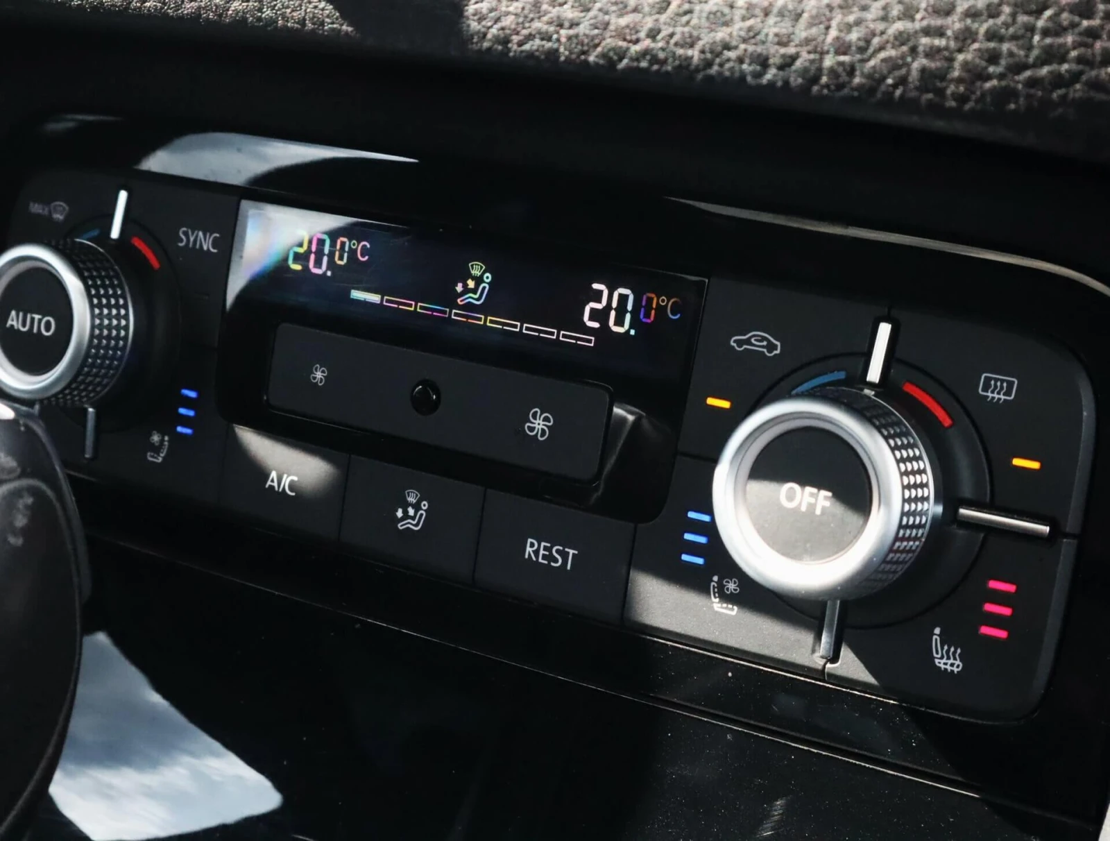 VW Touareg 3.0TDI/Terrain-Tech/Обдухване/dYnaudio/Пано/Камера, снимка 11 - Автомобили и джипове - 54000693