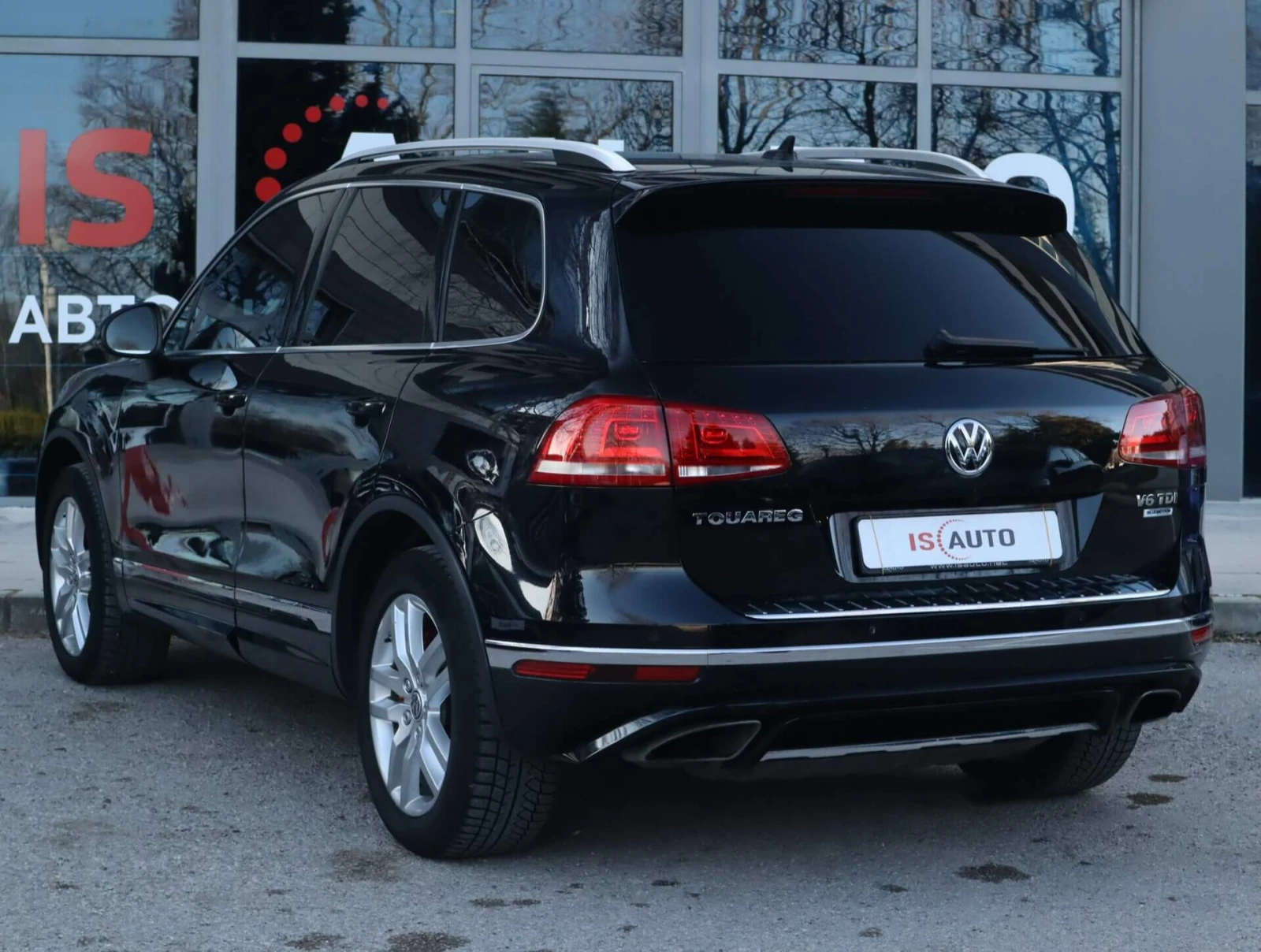 VW Touareg 3.0TDI/Terrain-Tech/Обдухване/dYnaudio/Пано/Камера, снимка 4 - Автомобили и джипове - 54000693
