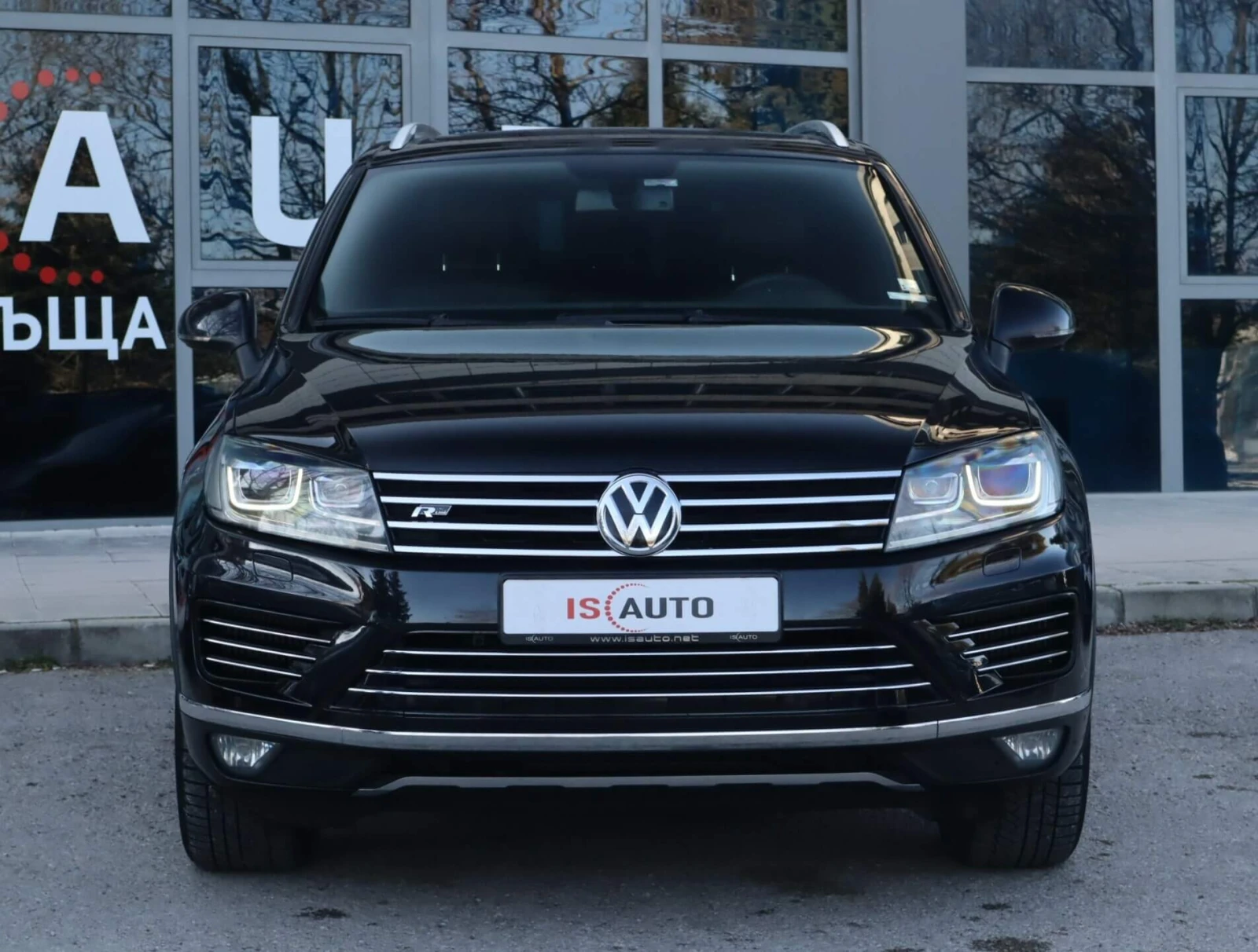 VW Touareg 3.0TDI/Terrain-Tech/Обдухване/dYnaudio/Пано/Камера, снимка 2 - Автомобили и джипове - 54000693
