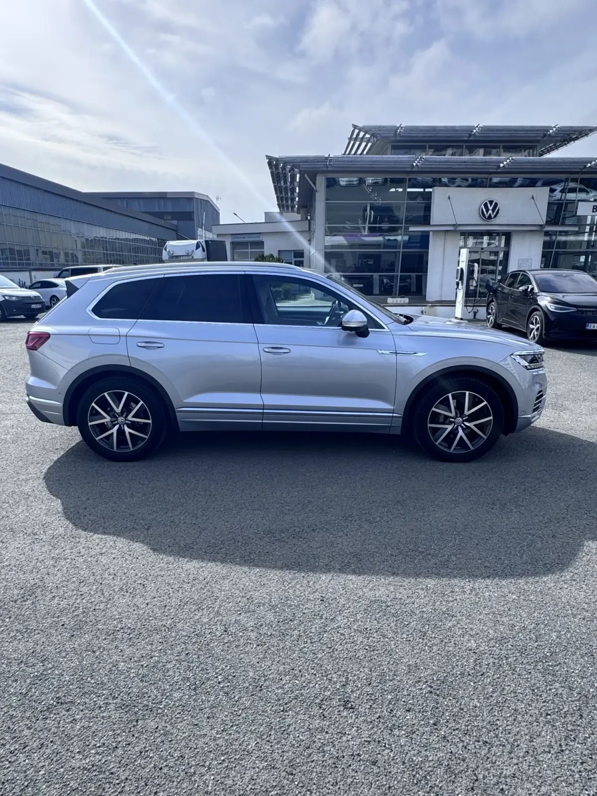 VW Touareg, снимка 2 - Автомобили и джипове - 54229630
