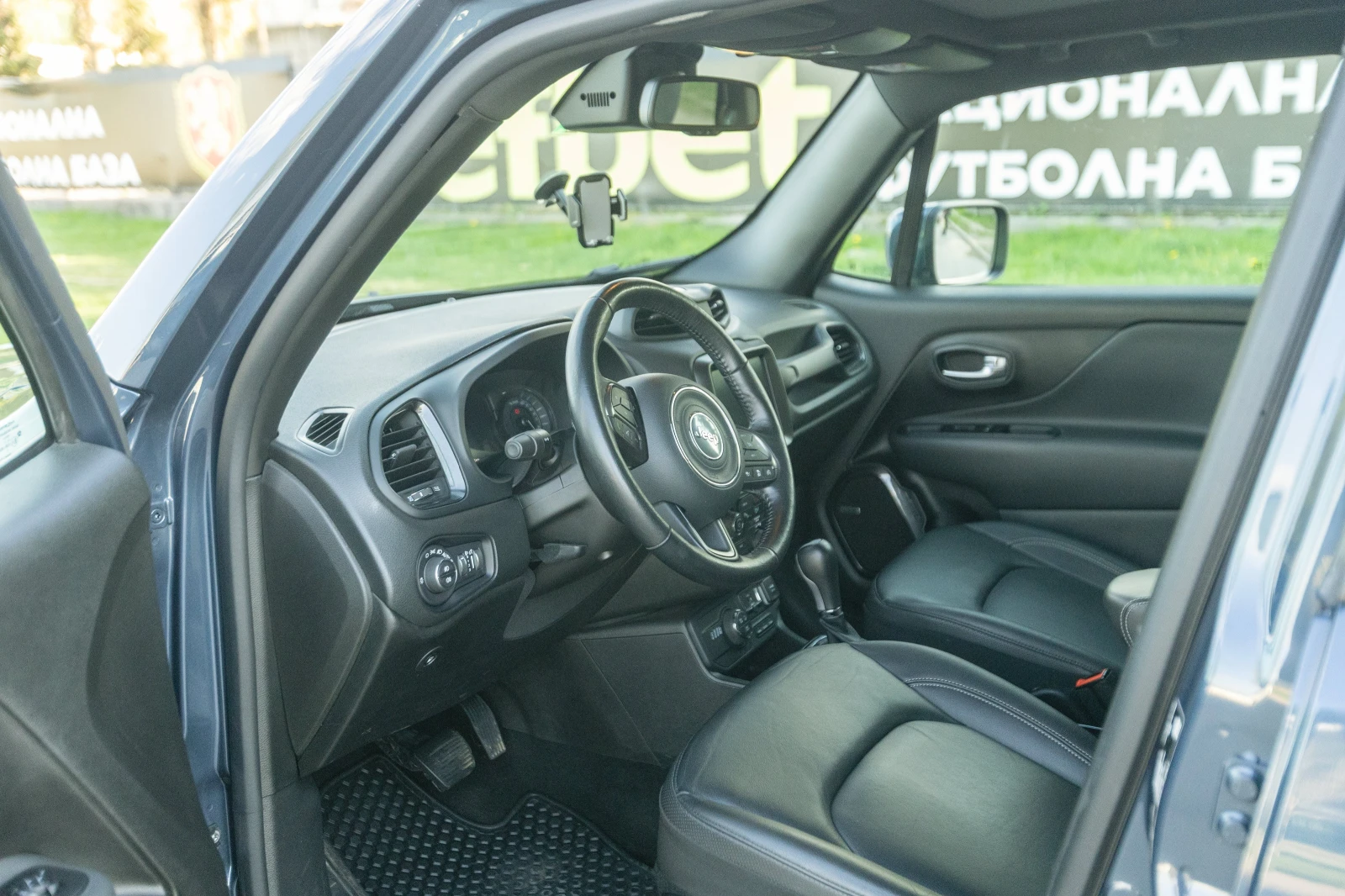 Jeep Renegade 1.3 Plug-in Hybrid, 4Х4, Автомат, снимка 7 - Автомобили и джипове - 54437496