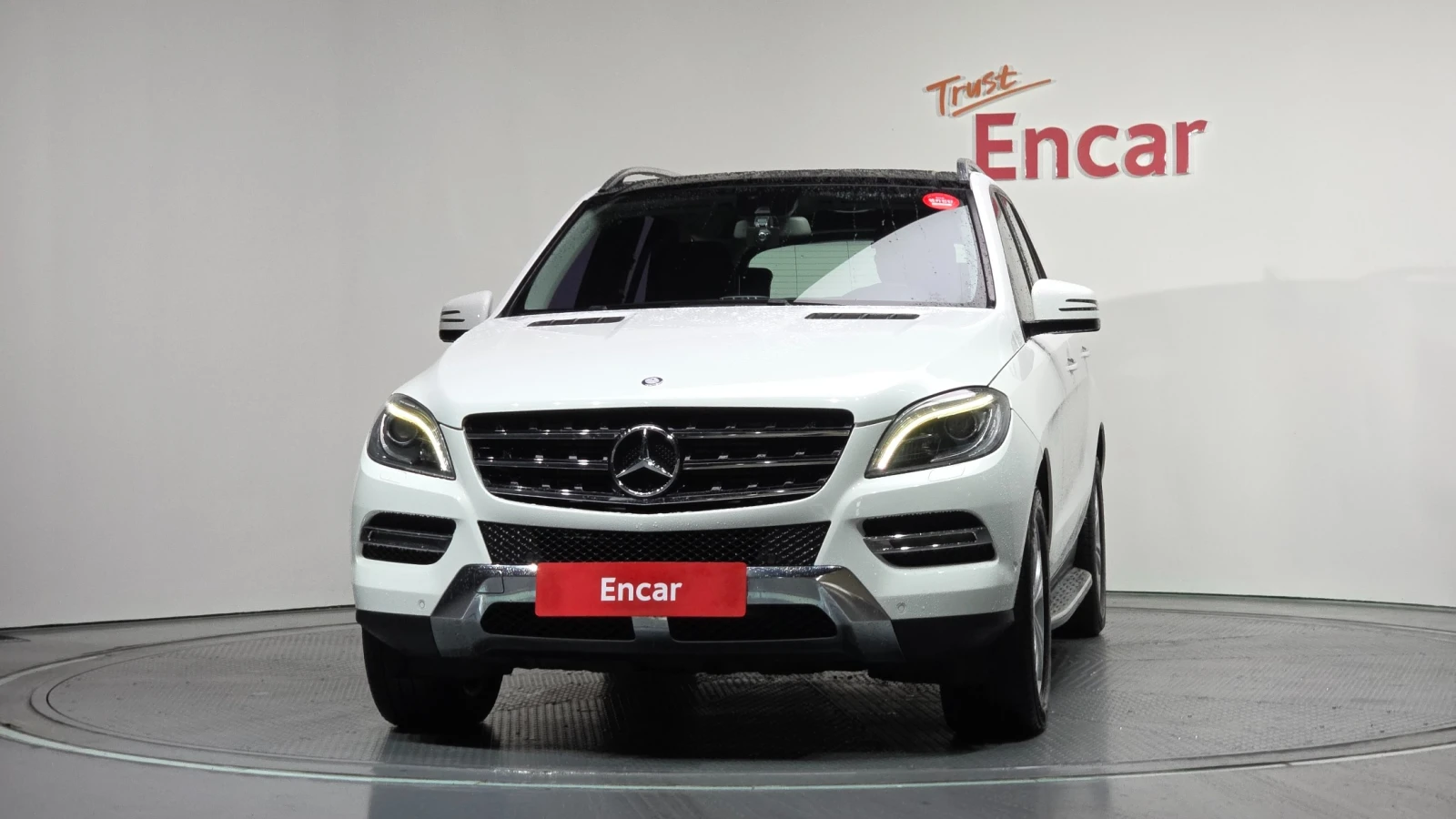 Mercedes-Benz ML 350 | АВТОФИНАНСИРАНЕ | ФИКСИРАНА ЦЕНА ДО БЪЛГАРИЯ, снимка 2 - Автомобили и джипове - 55287714