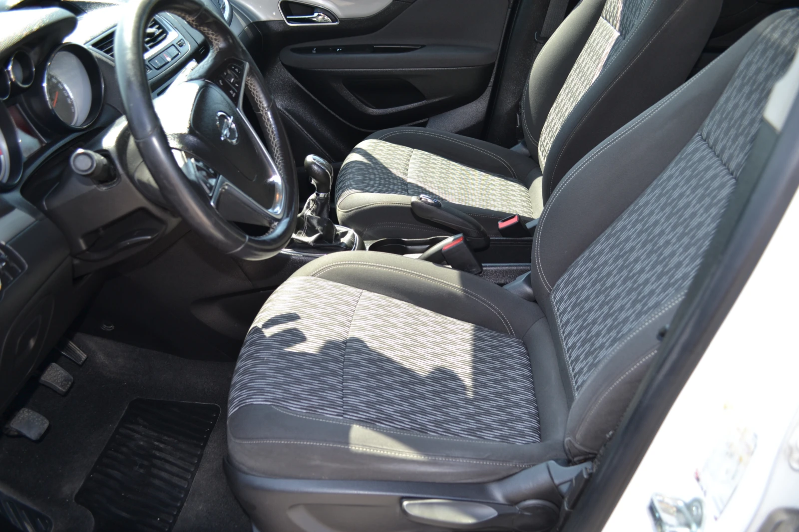 Opel Mokka 1.7CDTI-4X4, снимка 10 - Автомобили и джипове - 55330234