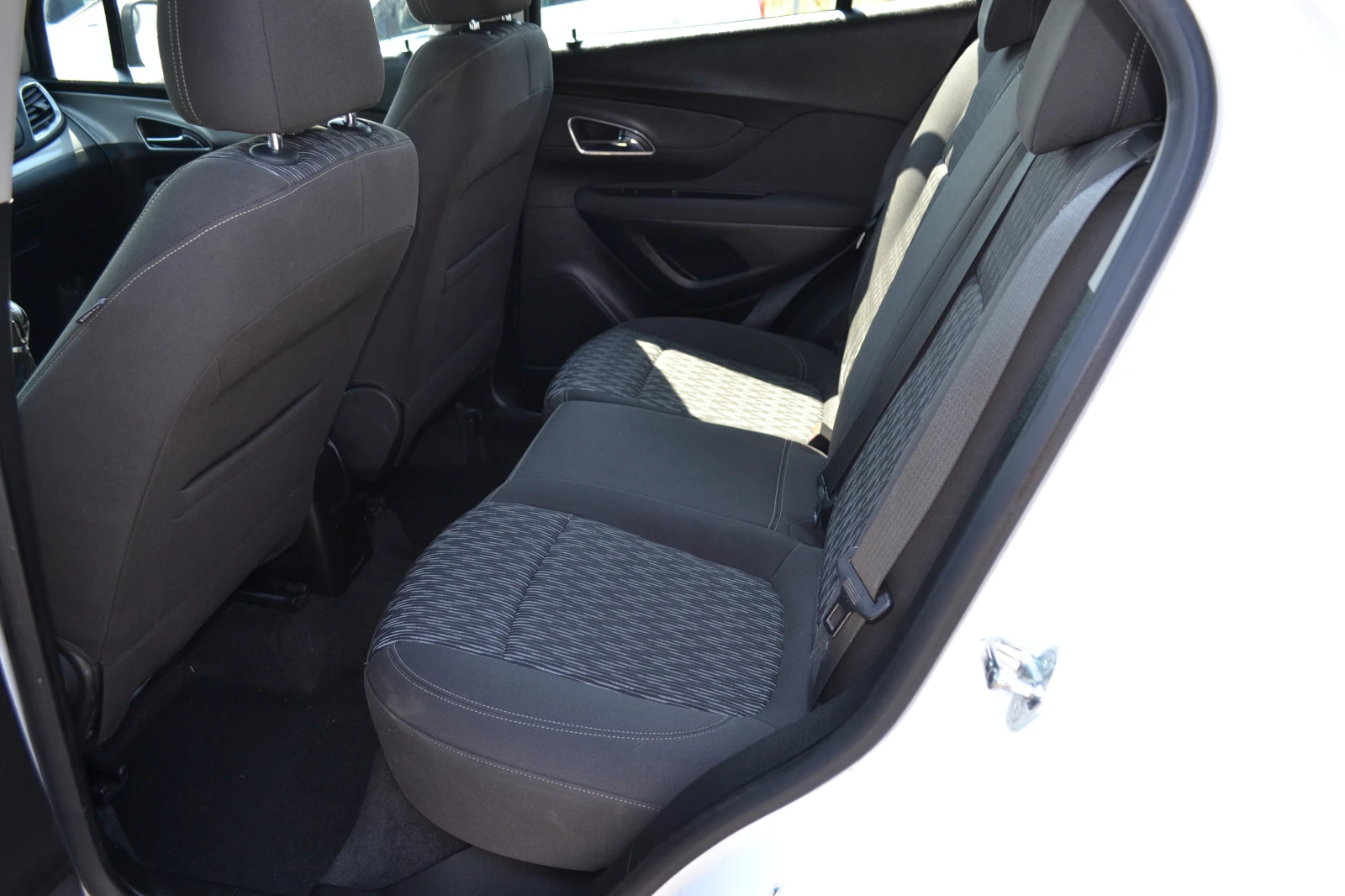 Opel Mokka 1.7CDTI-4X4, снимка 7 - Автомобили и джипове - 55330234